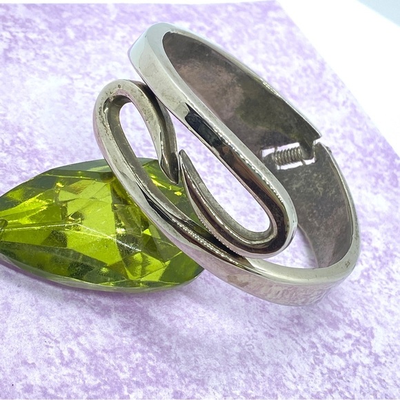 Vintage Silvertone Hinged Clamper Bracelet - Picture 2 of 6